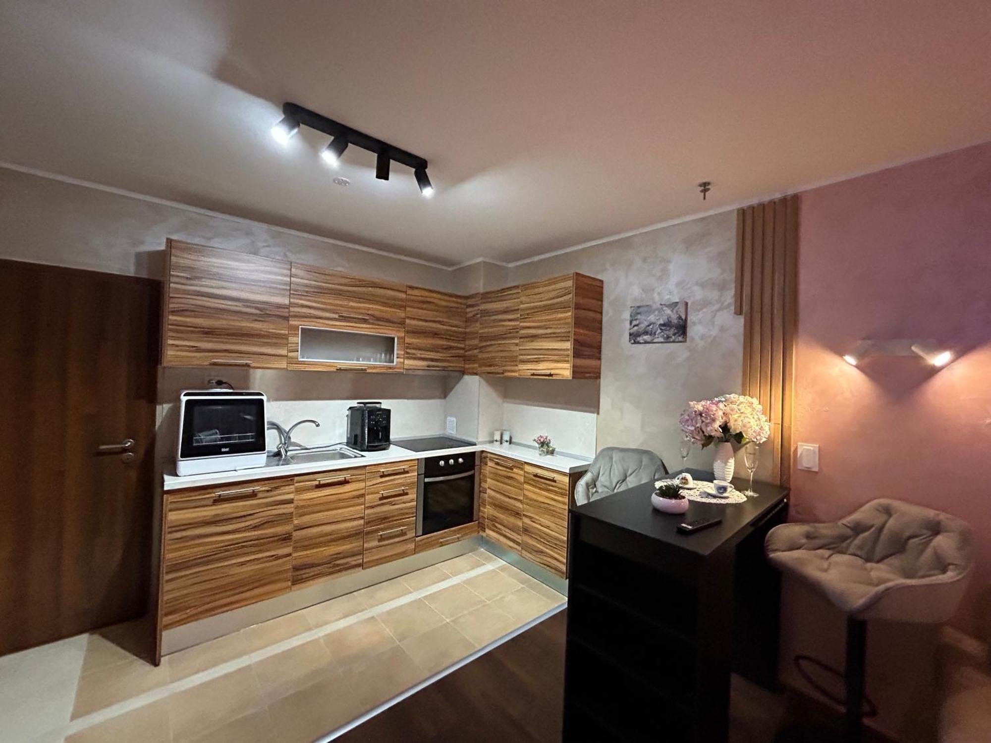 2-Bedroom, 2-Bathroom With Fireplace And Garden At Winslow Infinity Bansko Exteriör bild