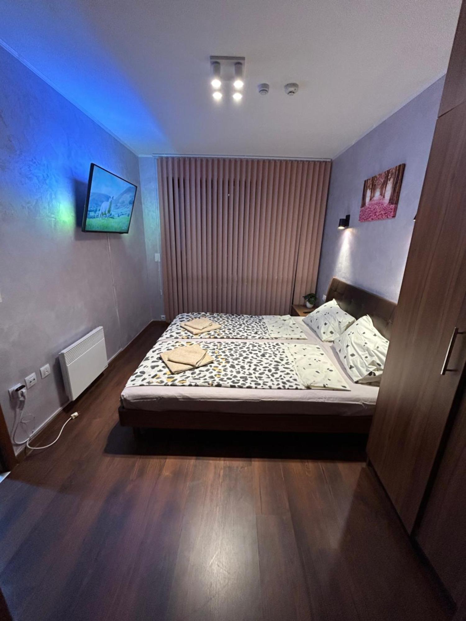 2-Bedroom, 2-Bathroom With Fireplace And Garden At Winslow Infinity Bansko Exteriör bild