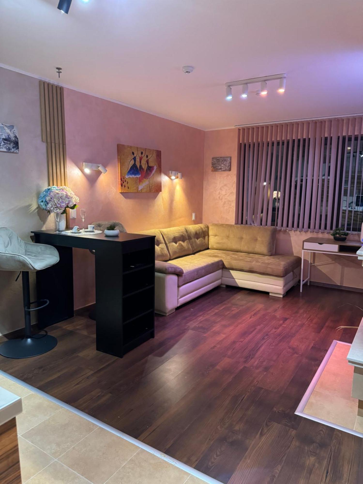 2-Bedroom, 2-Bathroom With Fireplace And Garden At Winslow Infinity Bansko Exteriör bild