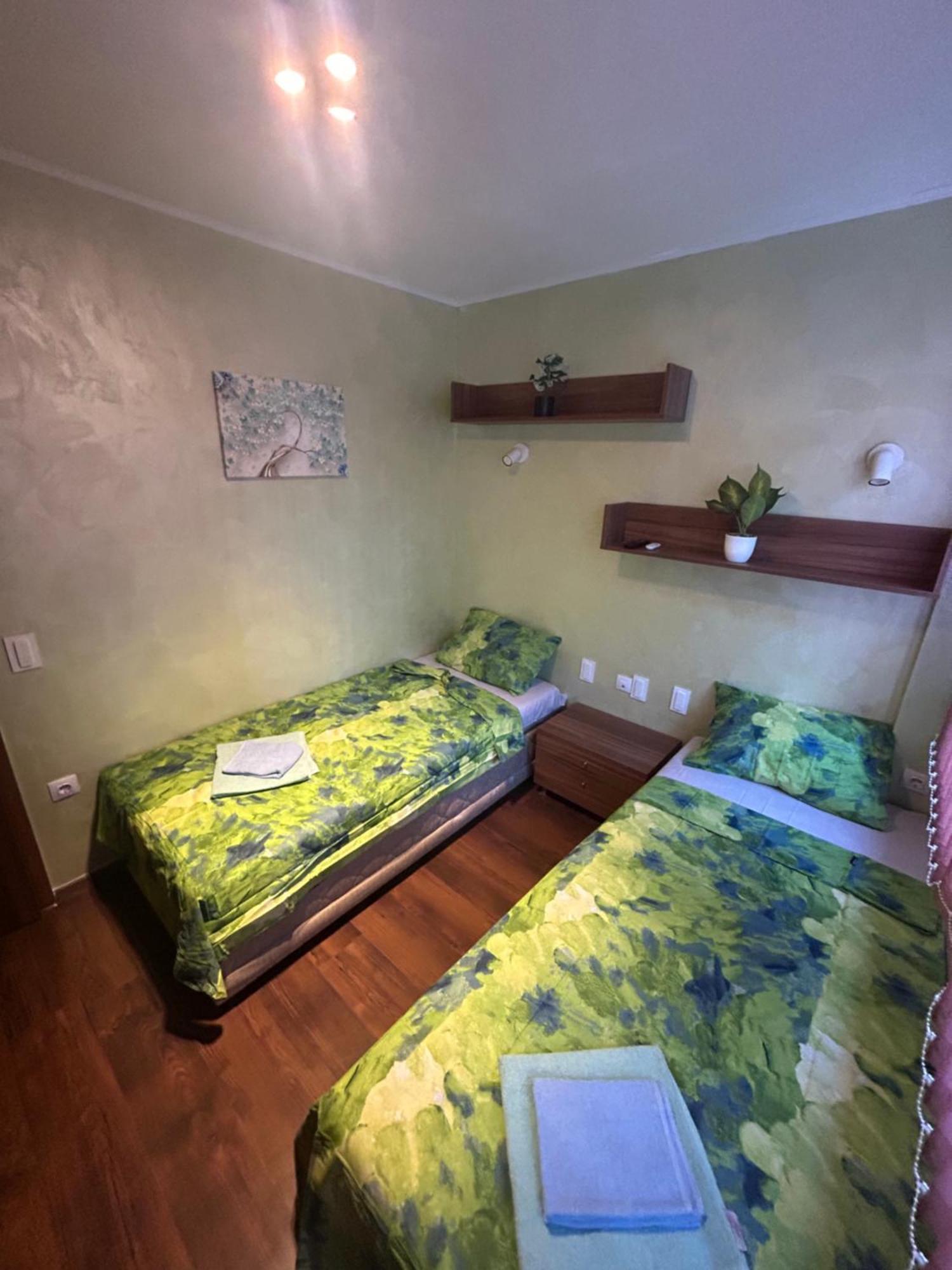 2-Bedroom, 2-Bathroom With Fireplace And Garden At Winslow Infinity Bansko Exteriör bild