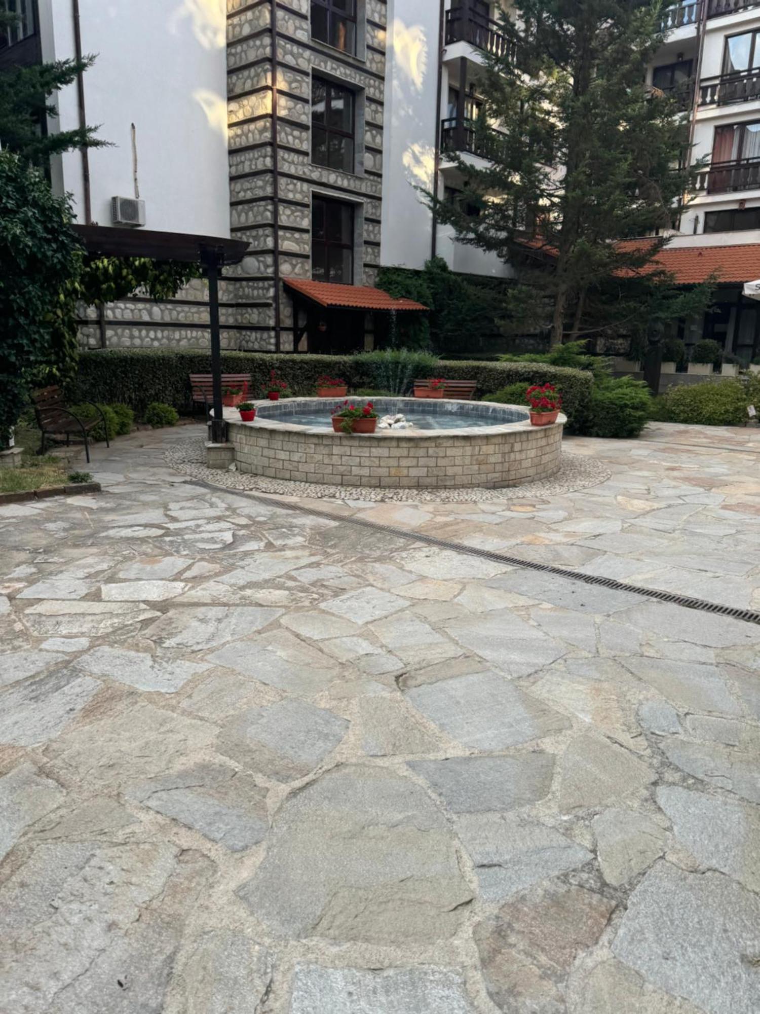 2-Bedroom, 2-Bathroom With Fireplace And Garden At Winslow Infinity Bansko Exteriör bild